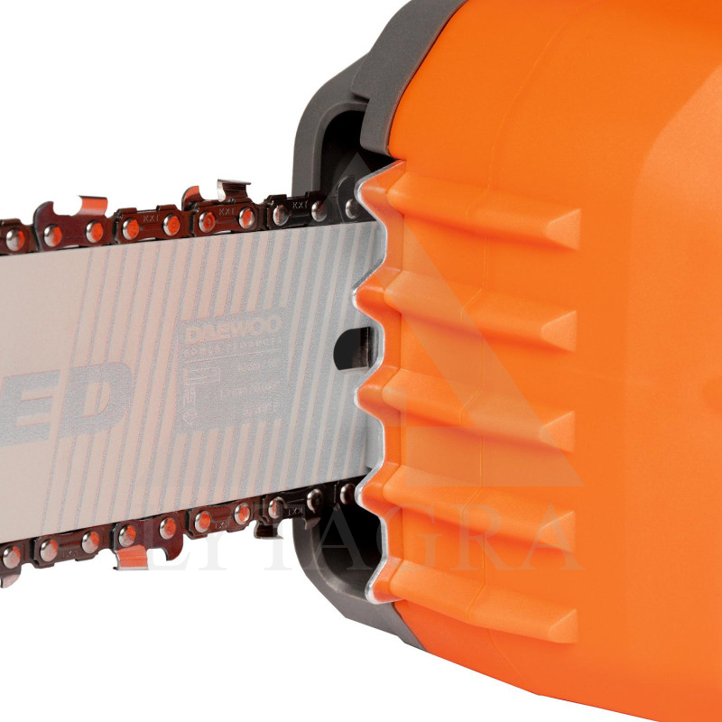 Akumulatora ķēdes zāģis DAEWOO DACS 1642Li komplekts 2 x 21V (42 V)