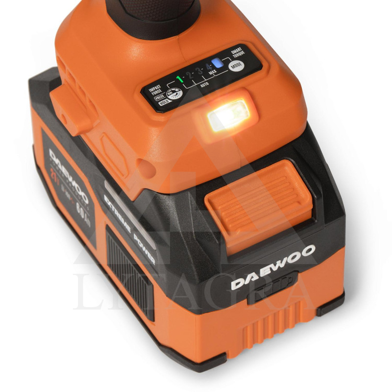 Akumulatora skrūvgriezis 3/4" Daewoo DAX 8021Li komplekts